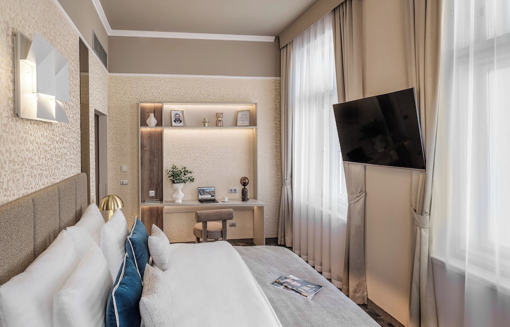 Maestro by Adrez — Hotel rooms in Prague, Prague