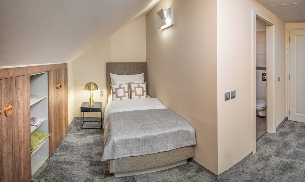 Maestro by Adrez — Hotel rooms in Prague, Prague