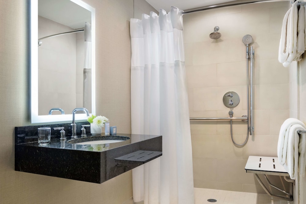 The Shelburne Sonesta New York — Hotel rooms in New York City, New York State
