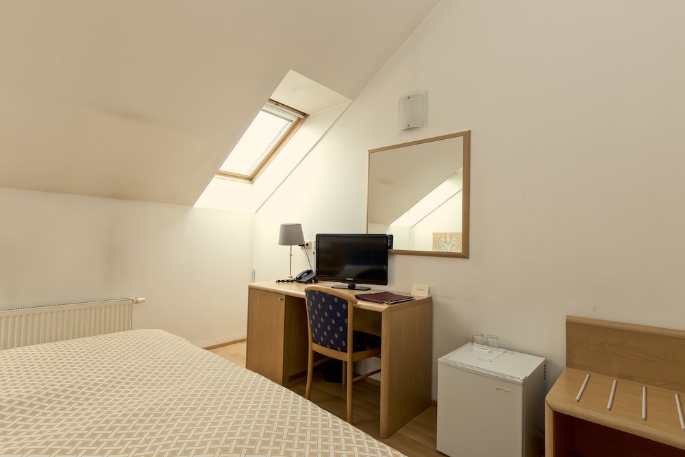 Hotel Tivoli Prague — Hotel rooms in Prague, Prague