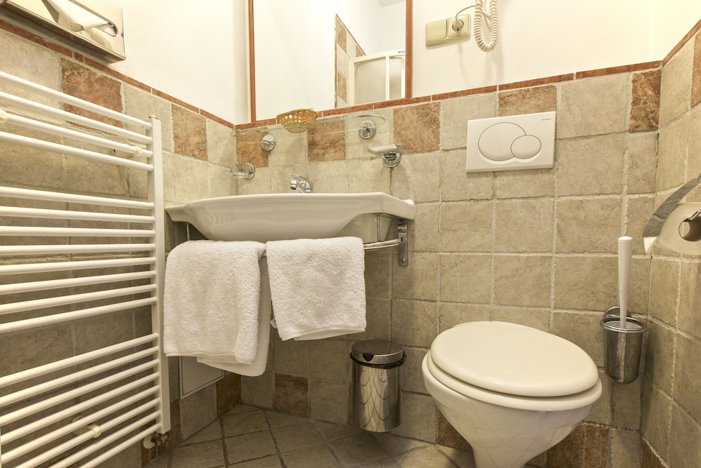 Hotel Tivoli Prague — Hotel rooms in Prague, Prague