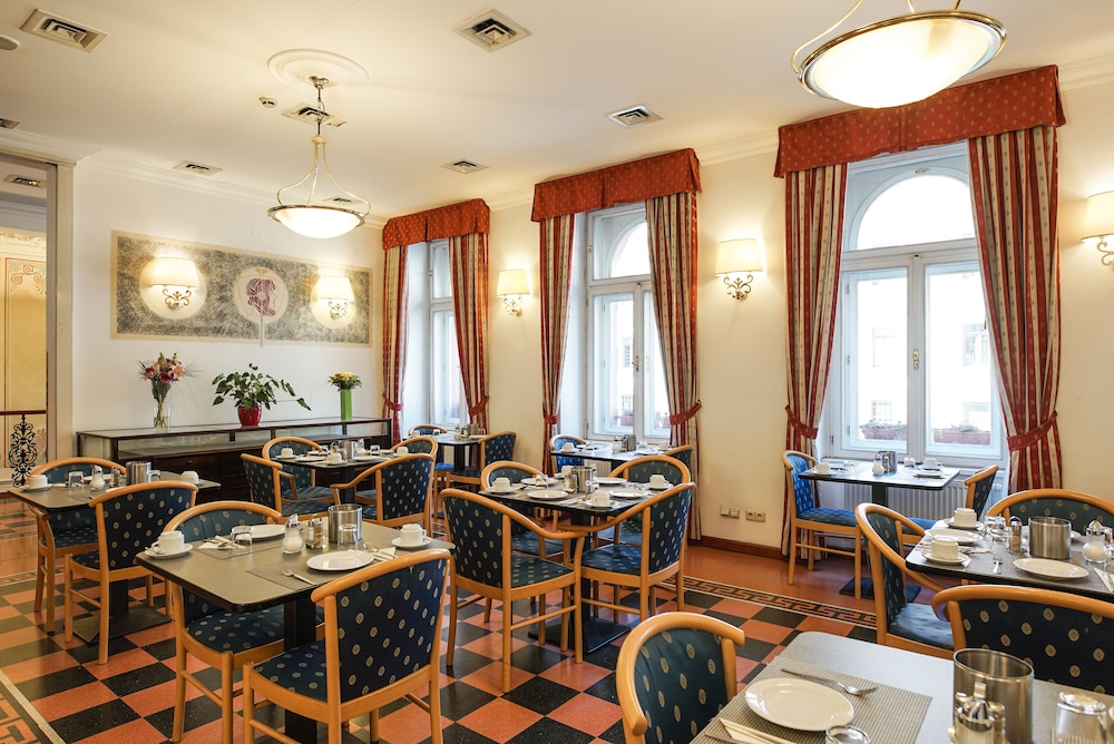 Hotel Tivoli Prague — Restaurant & bars in Prague, Prague
