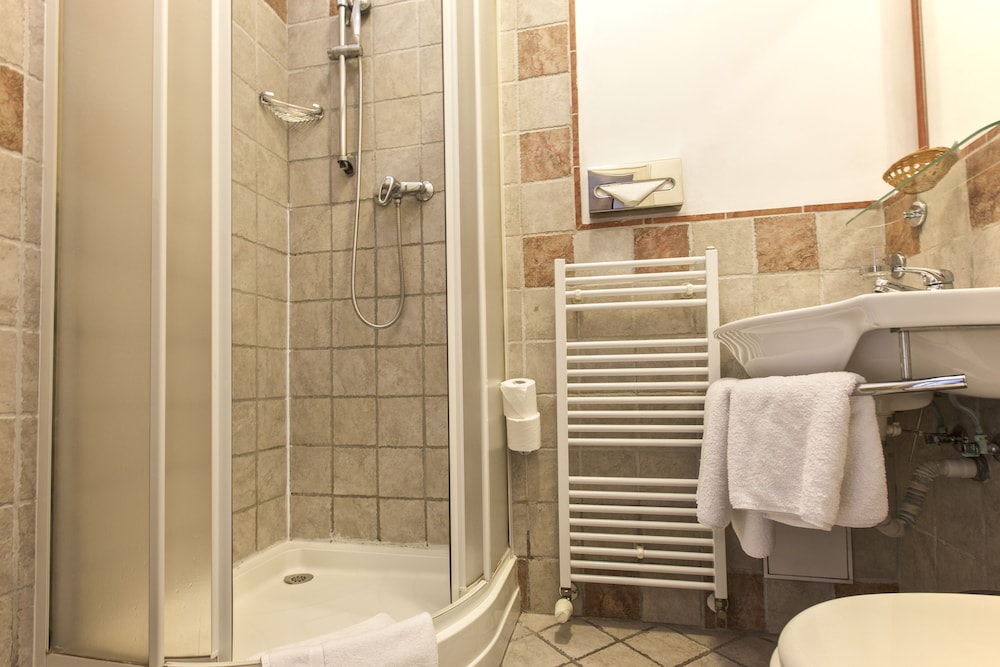 Hotel Tivoli Prague — Hotel rooms in Prague, Prague