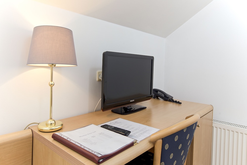 Hotel Tivoli Prague — Hotel rooms in Prague, Prague