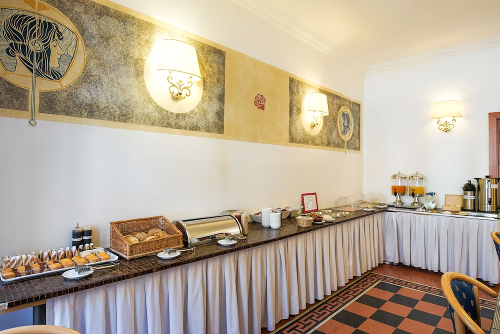 Hotel Tivoli Prague — Restaurant & bars in Prague, Prague