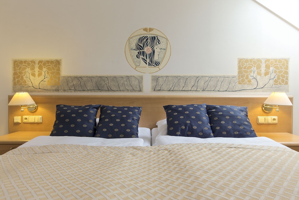 Hotel Tivoli Prague — Hotel rooms in Prague, Prague