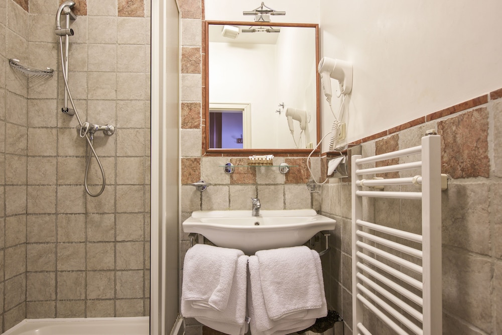 Hotel Tivoli Prague — Hotel rooms in Prague, Prague
