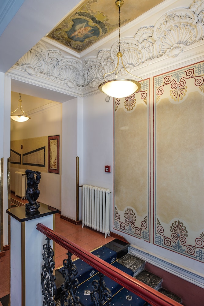 Hotel Tivoli Prague — Hotel building in Prague, Prague