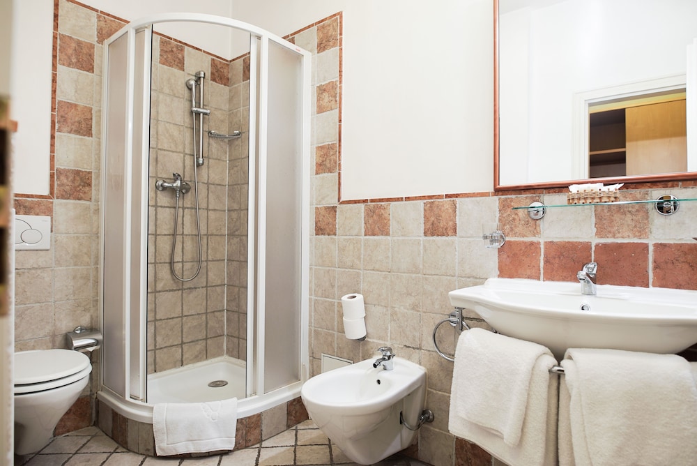Hotel Tivoli Prague — Hotel rooms in Prague, Prague