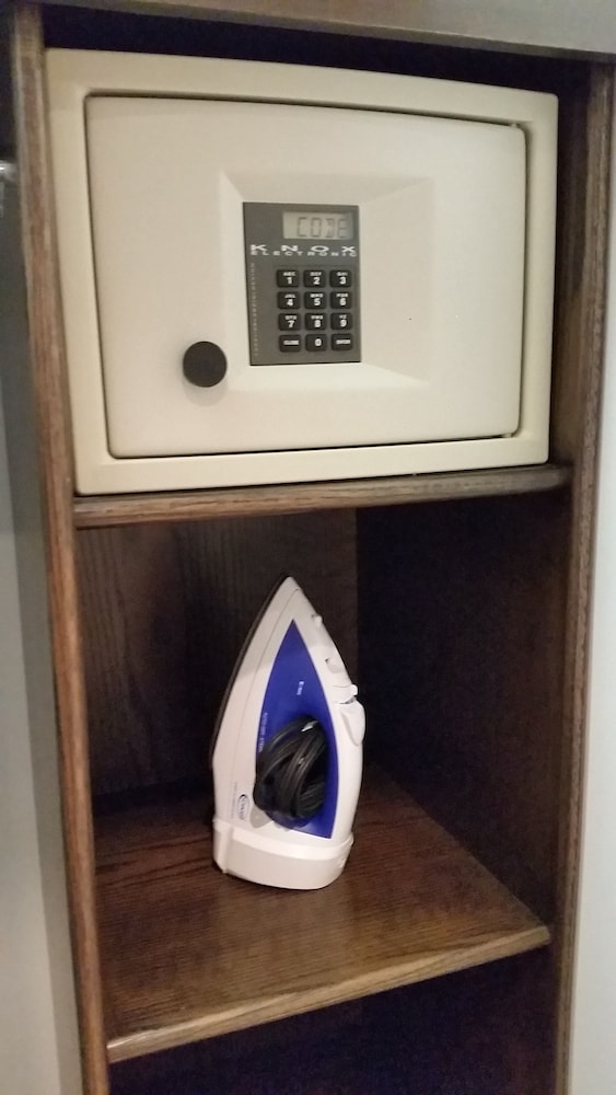 The Belvedere Hotel — Hotel rooms in New York City, New York State