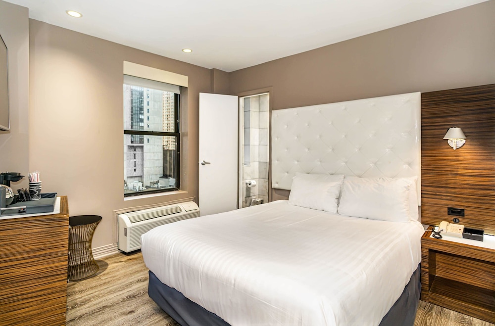 The Gallivant Times Square — Hotel rooms in New York City, New York State