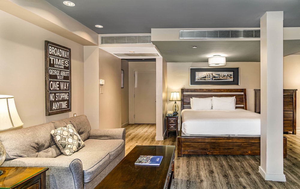 The Gallivant Times Square — Hotel rooms in New York City, New York State
