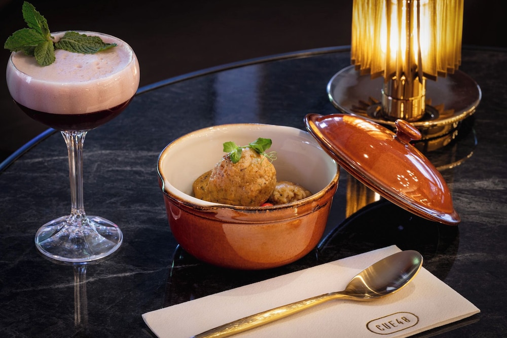 Hyatt Regency Times Square — Restaurant & bars in New York City, New York State