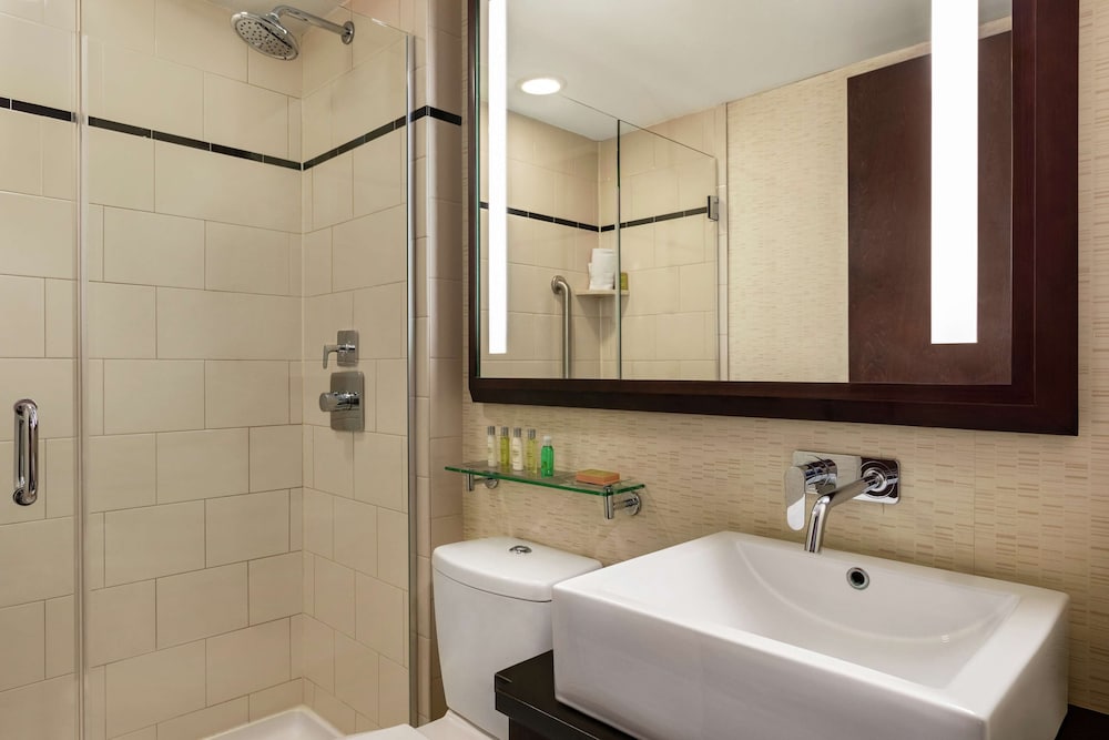 DoubleTree by Hilton New York Downtown — Hotel rooms in New York City, New York State