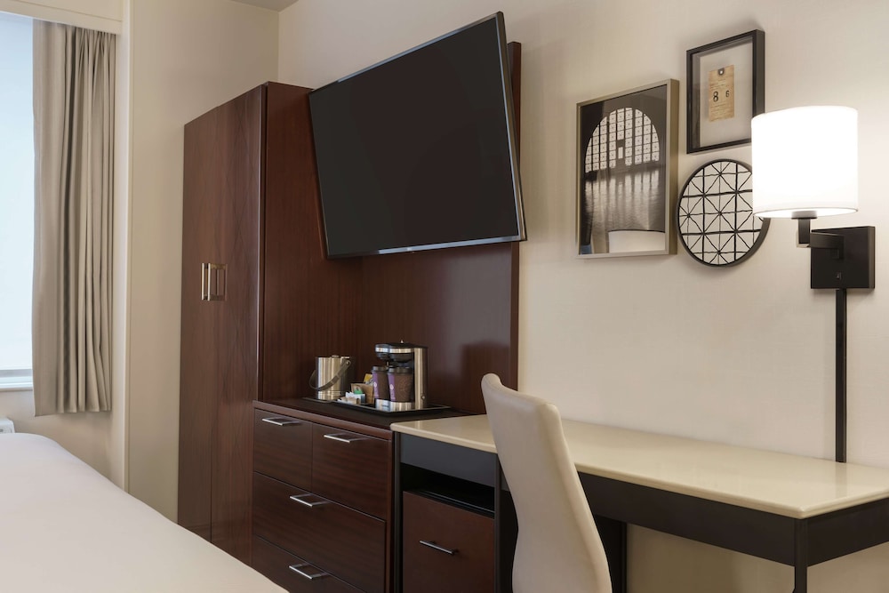 DoubleTree by Hilton New York Downtown — Hotel rooms in New York City, New York State