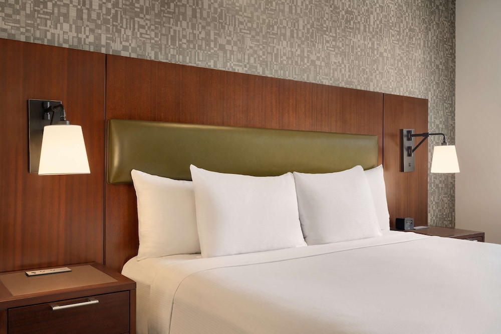 DoubleTree by Hilton New York Downtown — Hotel rooms in New York City, New York State