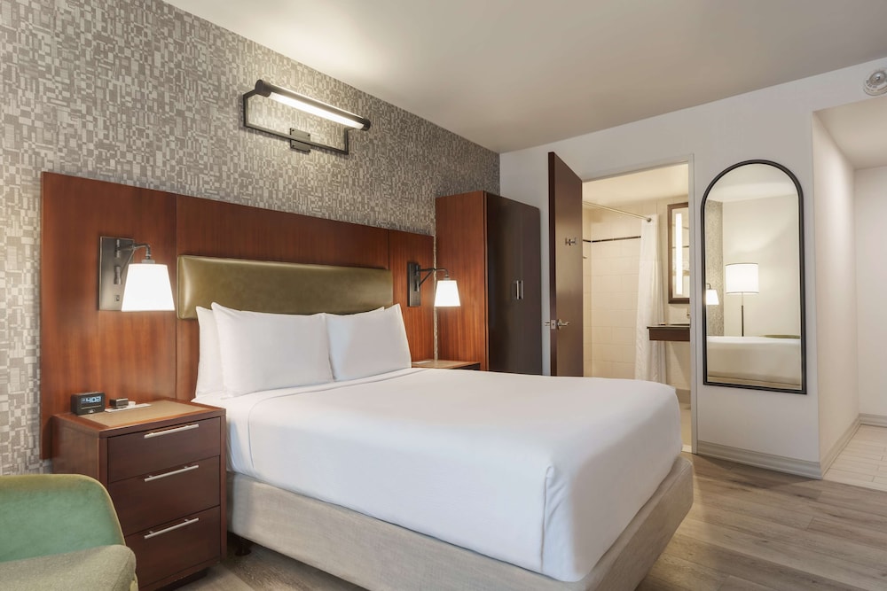 DoubleTree by Hilton New York Downtown — Hotel rooms in New York City, New York State