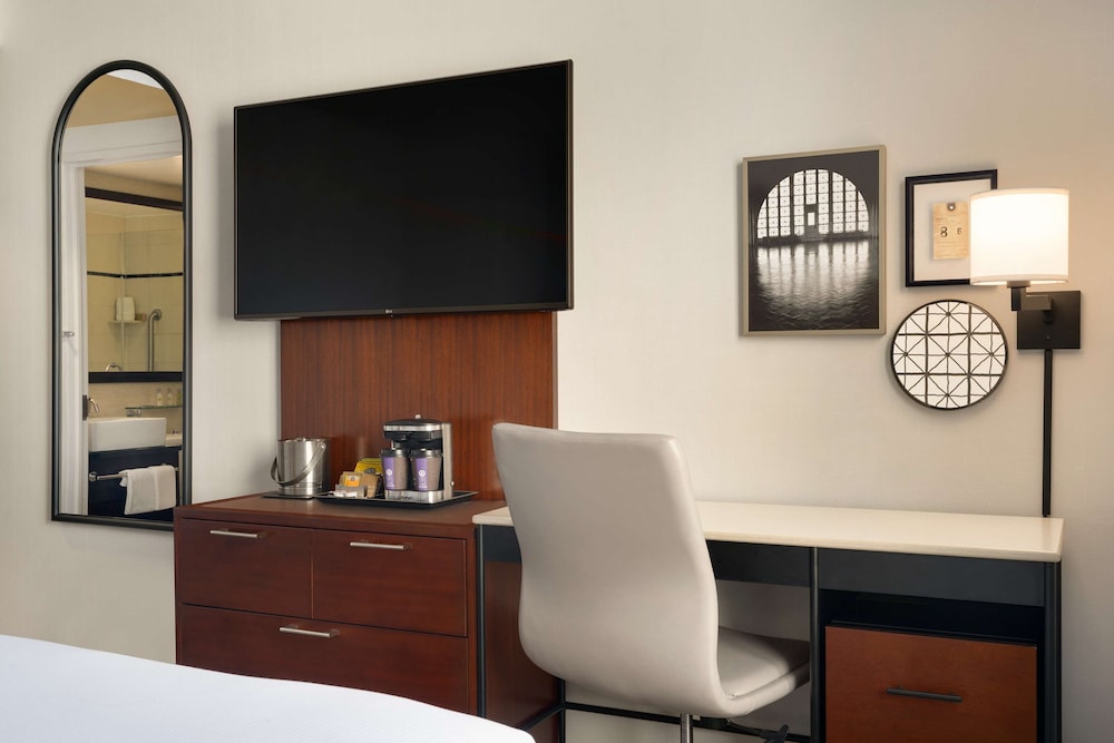 DoubleTree by Hilton New York Downtown — Hotel rooms in New York City, New York State