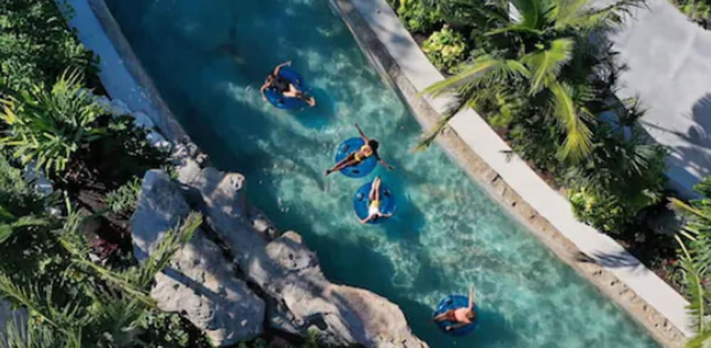 Grand Hyatt Baha Mar — Swimming pool in Nassau, New Providence