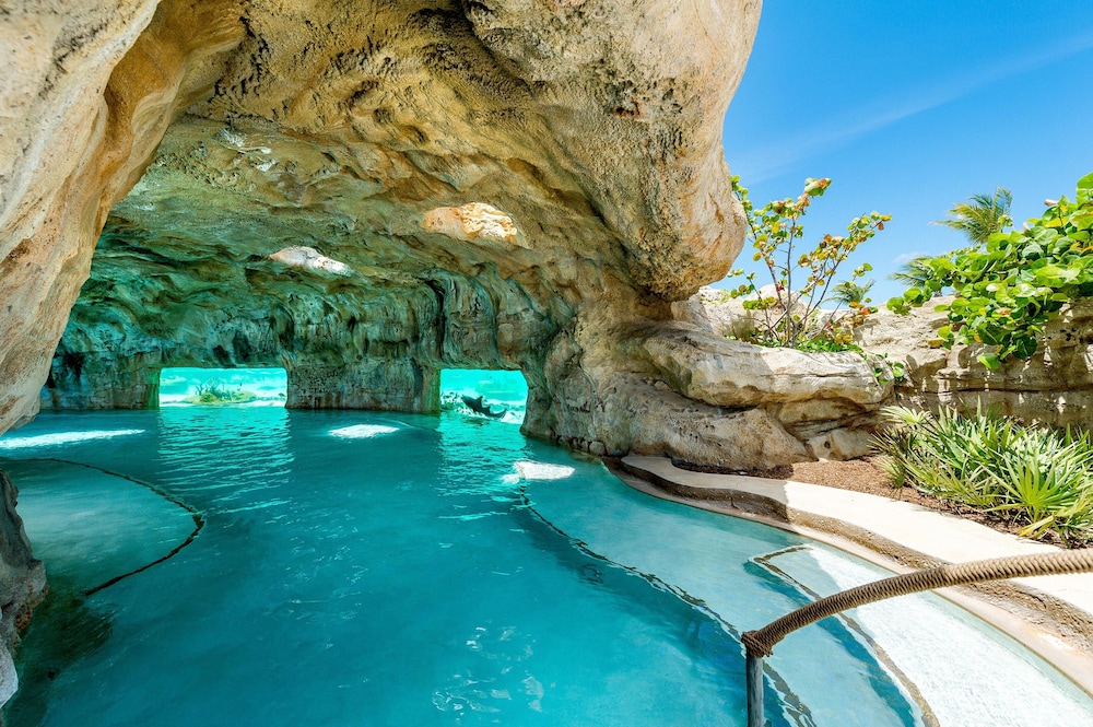 Grand Hyatt Baha Mar — Swimming pool in Nassau, New Providence
