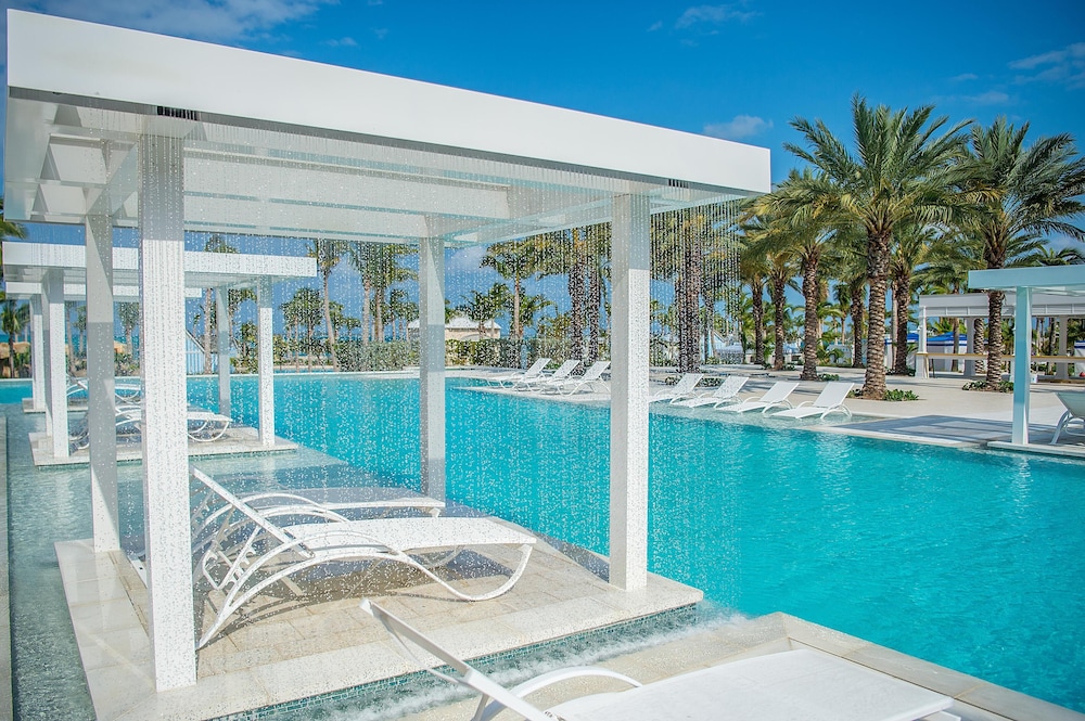 Grand Hyatt Baha Mar — Swimming pool in Nassau, New Providence