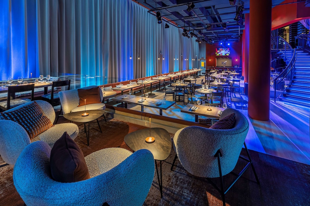 Hilton New York Fashion District — Restaurant & bars in New York City, New York State