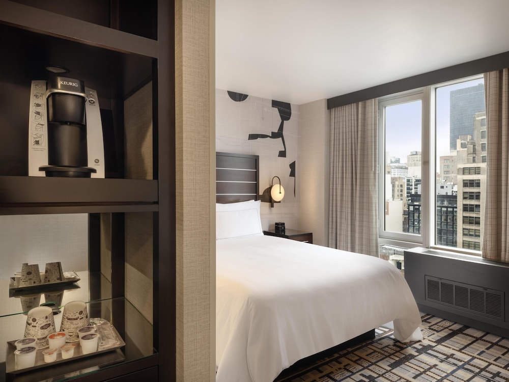 Hilton New York Fashion District — Hotel rooms in New York City, New York State