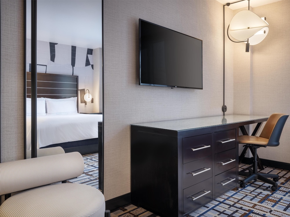 Hilton New York Fashion District — Hotel rooms in New York City, New York State