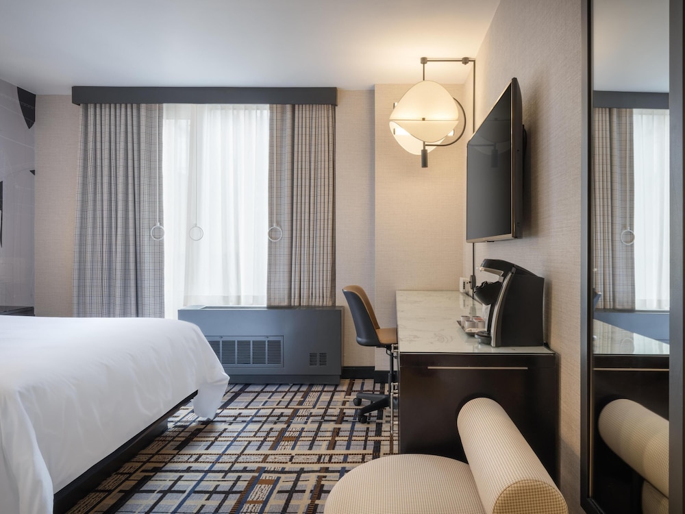 Hilton New York Fashion District — Hotel rooms in New York City, New York State