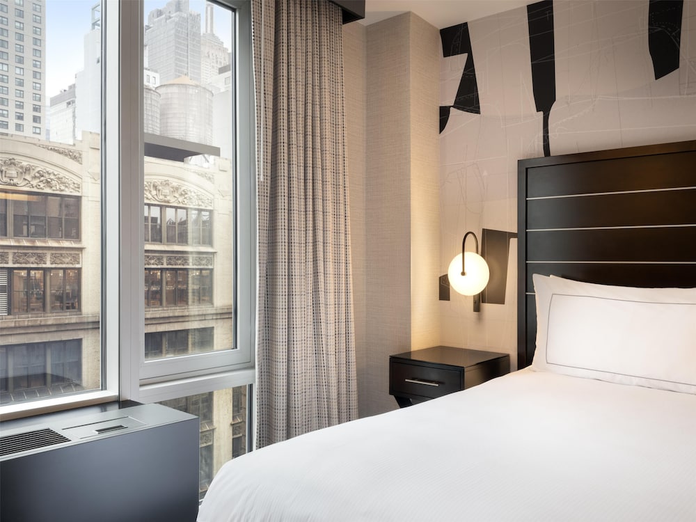Hilton New York Fashion District — Hotel rooms in New York City, New York State