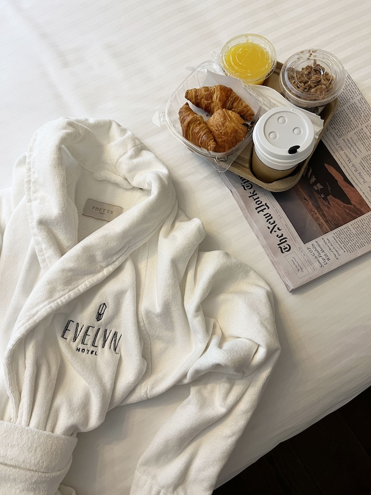 The Evelyn Hotel — Hotel rooms in New York City, New York State