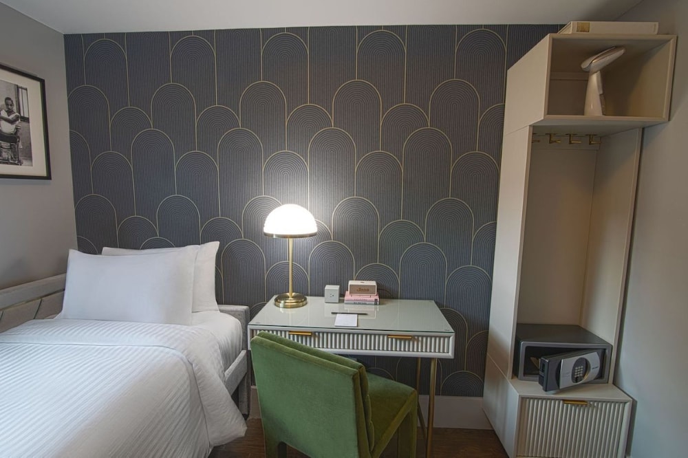 The Evelyn Hotel — Hotel rooms in New York City, New York State