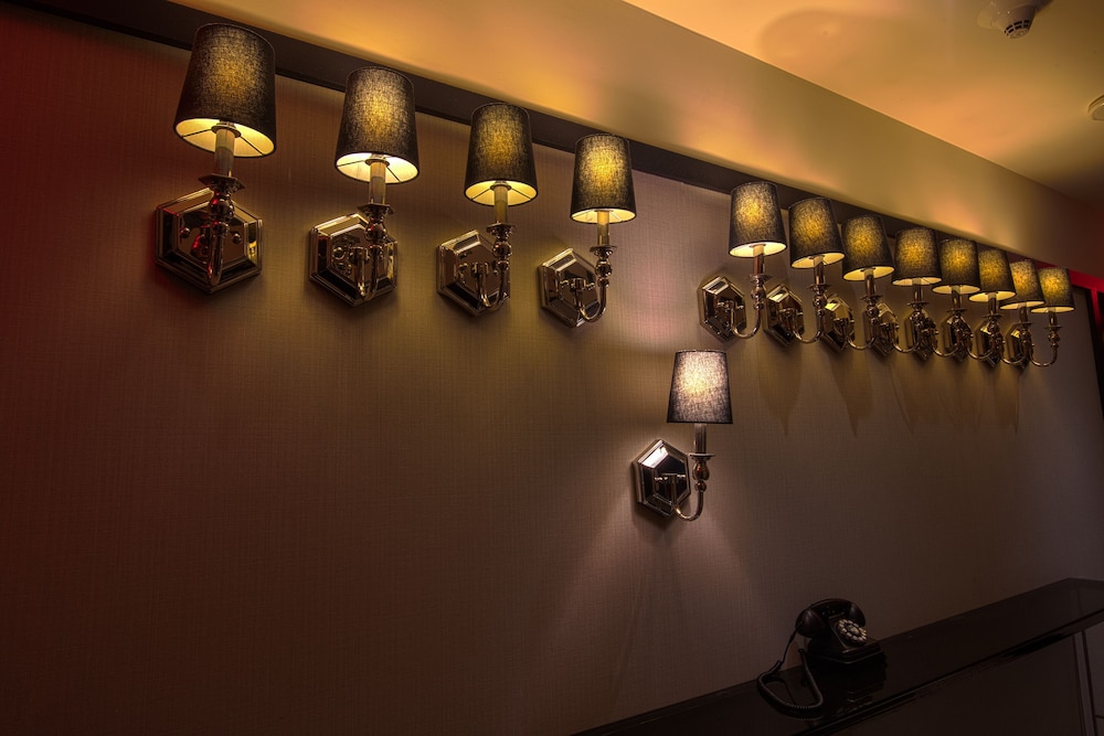 The Evelyn Hotel — Hotel building in New York City, New York State