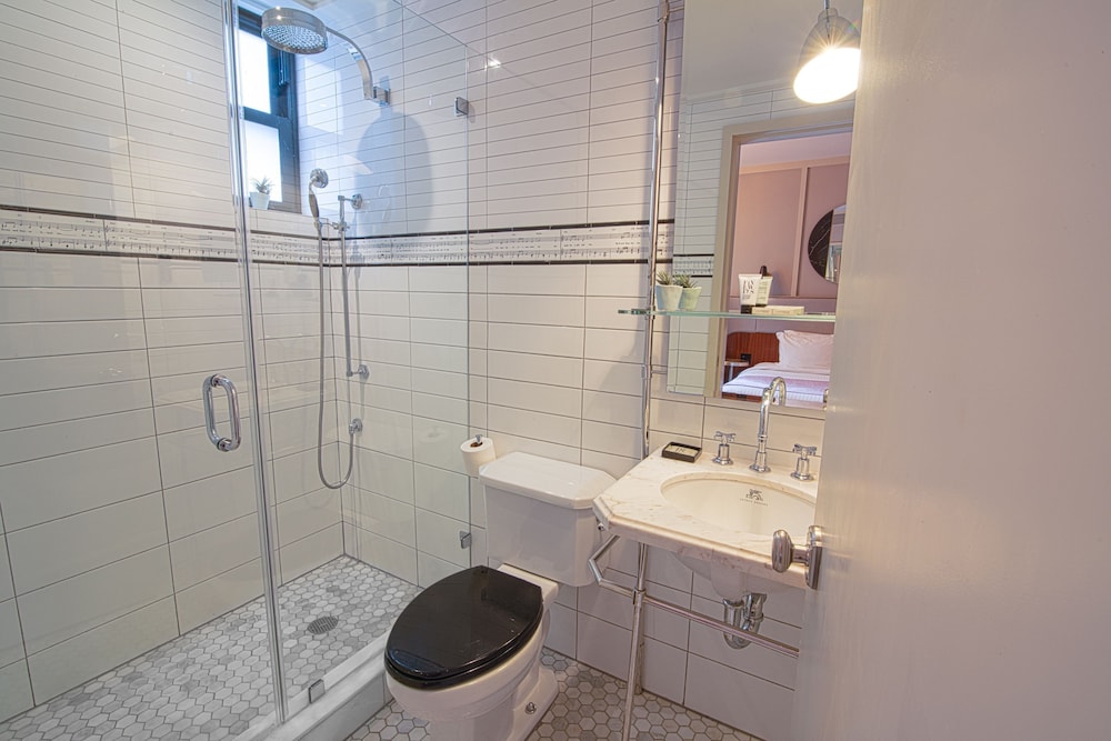 The Evelyn Hotel — Hotel rooms in New York City, New York State