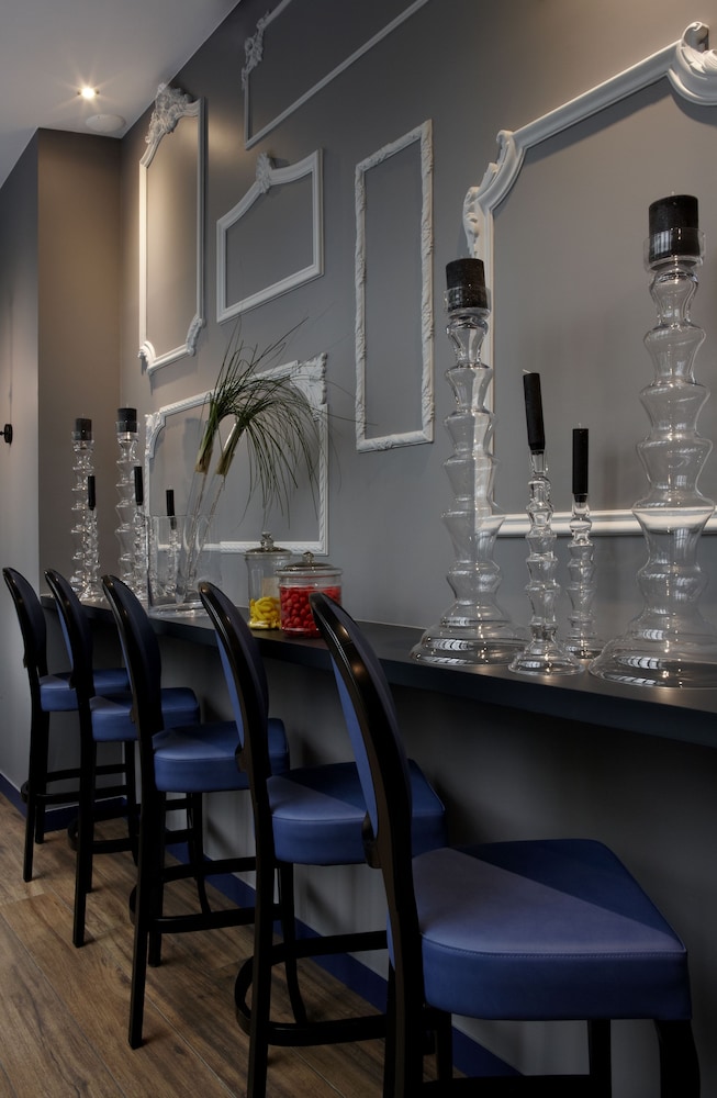 Hotel Mademoiselle — Restaurant & bars in Paris, Ile-de-France