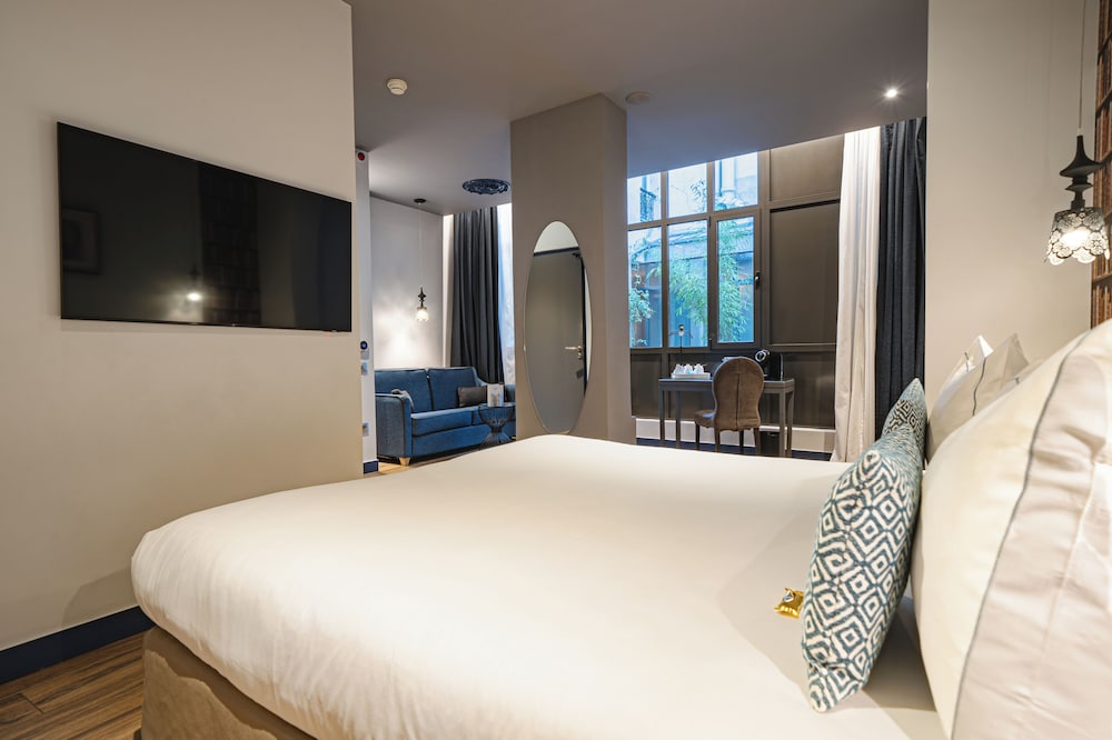 Hotel Mademoiselle — Hotel rooms in Paris, Ile-de-France