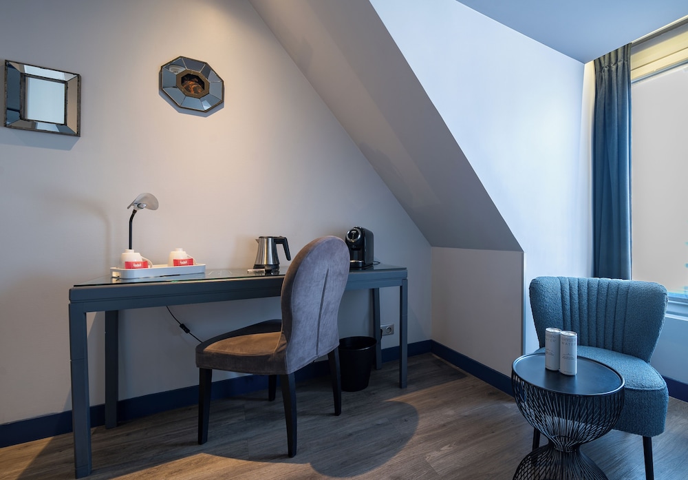 Hotel Mademoiselle — Hotel rooms in Paris, Ile-de-France