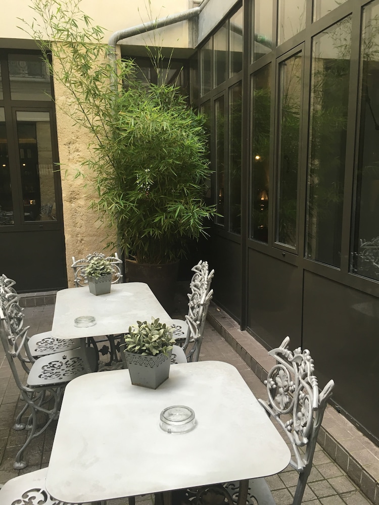 Hotel Mademoiselle — Restaurant & bars in Paris, Ile-de-France