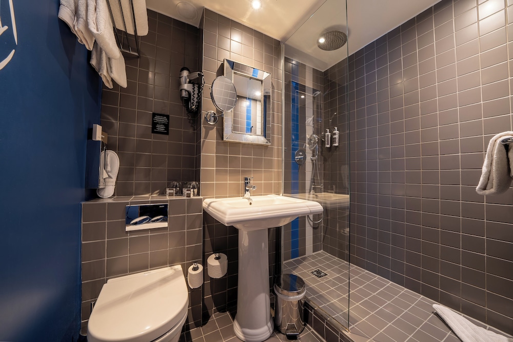 Hotel Mademoiselle — Hotel rooms in Paris, Ile-de-France