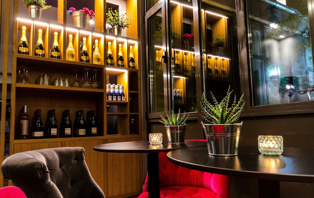 Hotel Mademoiselle — Restaurant & bars in Paris, Ile-de-France