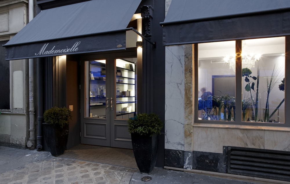 Hotel Mademoiselle — Hotel building in Paris, Ile-de-France
