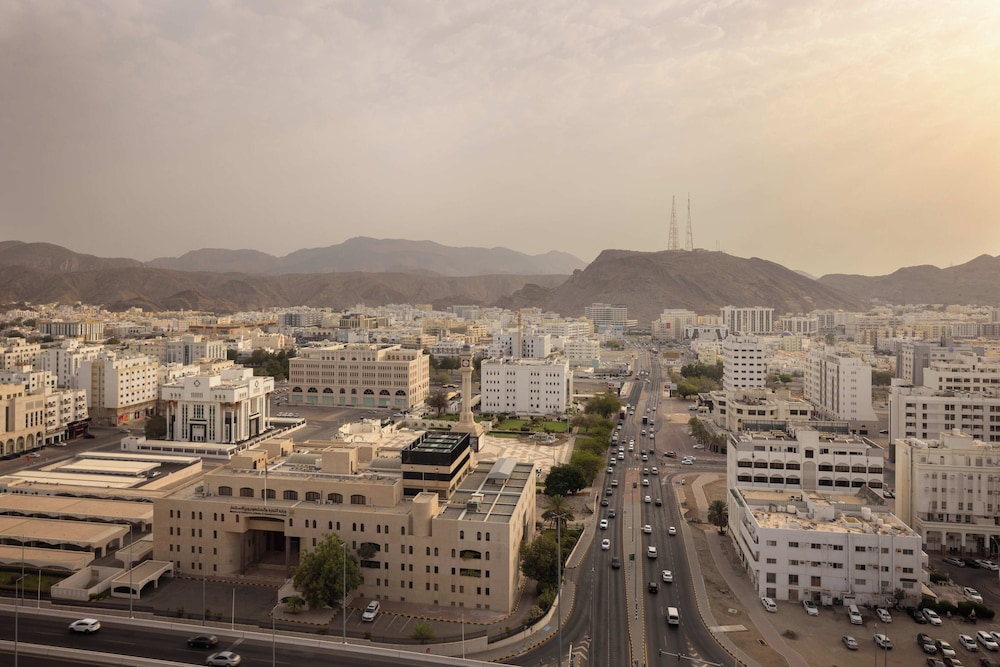 Sheraton Oman Hotel - zdjęcie 5