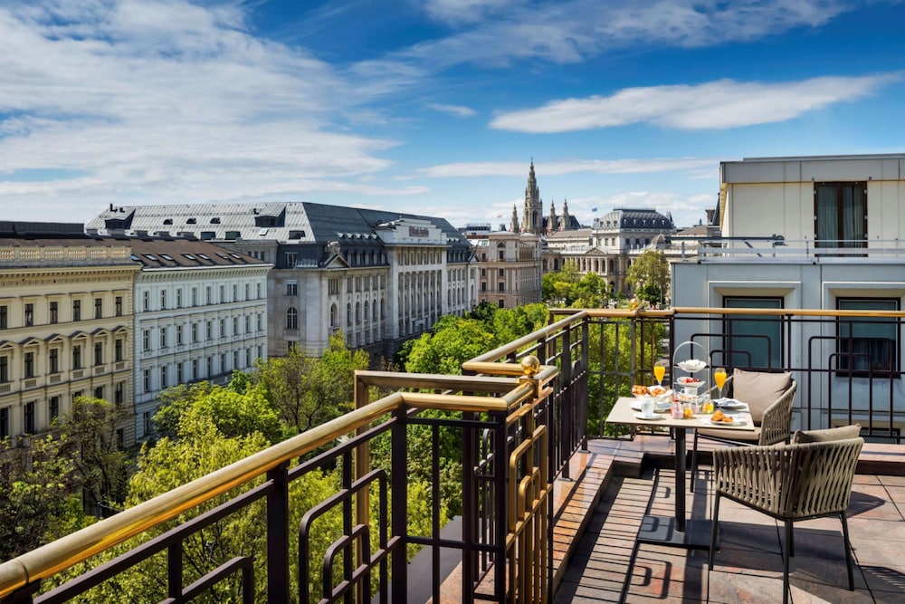 Hilton Vienna Plaza - zdjęcie 2