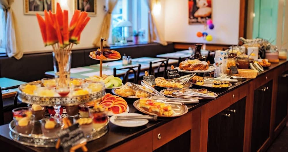 Hotel U Divadla — Restaurant & bars in Prague, Prague