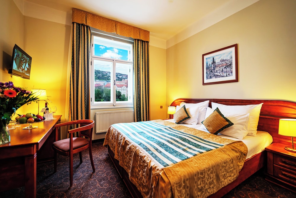 Hotel U Divadla — Hotel rooms in Prague, Prague