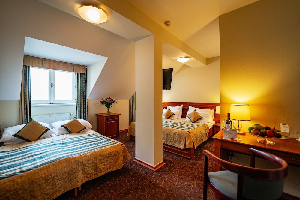 Hotel U Divadla — Hotel rooms in Prague, Prague