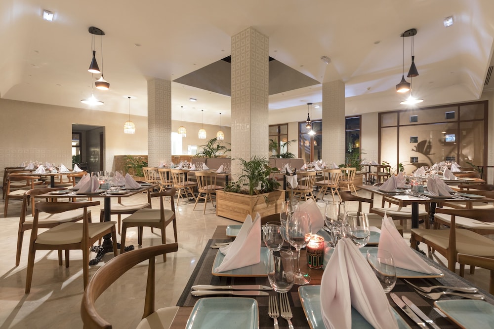 Be Live Experience Marrakech Palmeraie - All Inclusive — Restaurant & bars in Marrakech, Marrakech-Tensift-Al Haouz