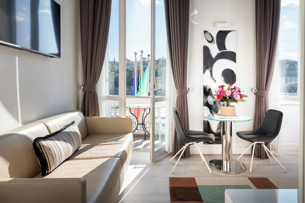 LHP Hotel River & SPA — Hotel rooms in Florence, Tuscany