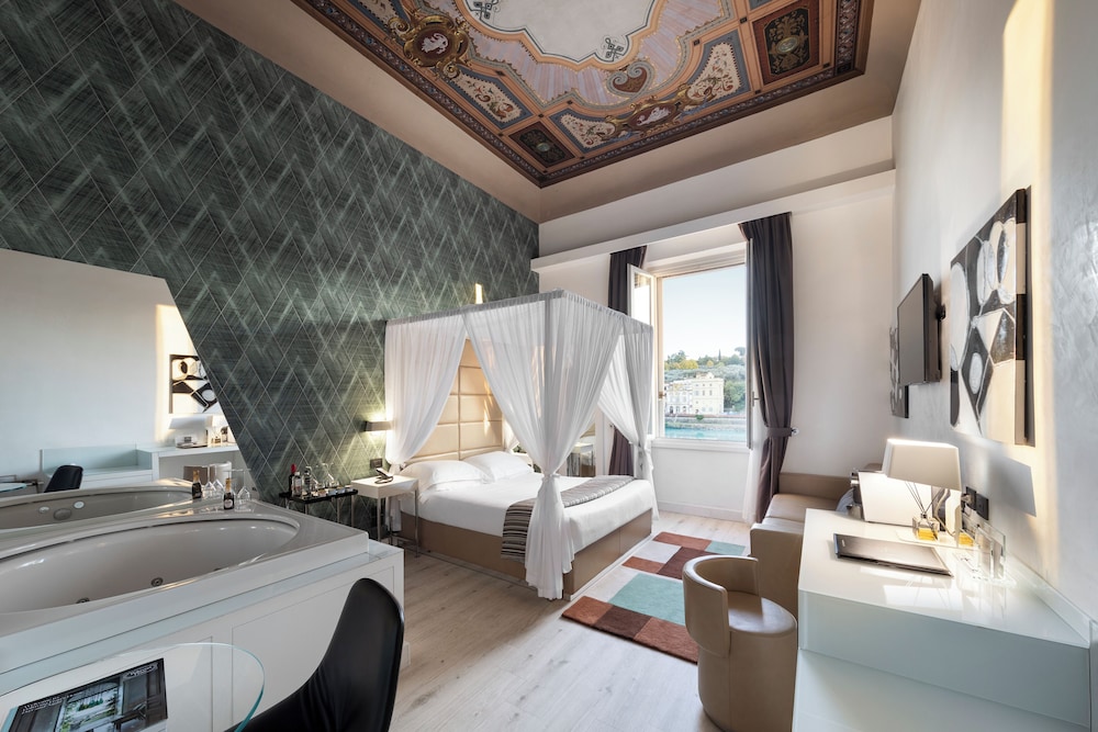 LHP Hotel River & SPA — Hotel rooms in Florence, Tuscany