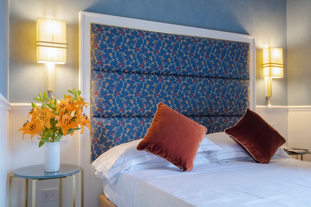Rivoli Boutique Hotel — Hotel rooms in Florence, Tuscany